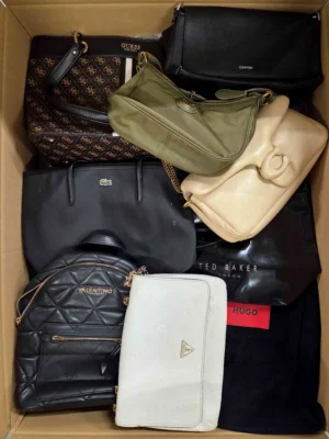 The picture shows a package with accessories in the category HC.