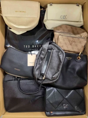 The picture shows a package with accessories in the category HC.