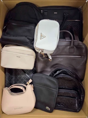 The picture shows a package with accessories in the category HC.