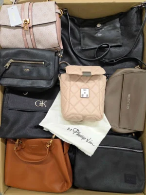 The picture shows a package with accessories in the category HC.