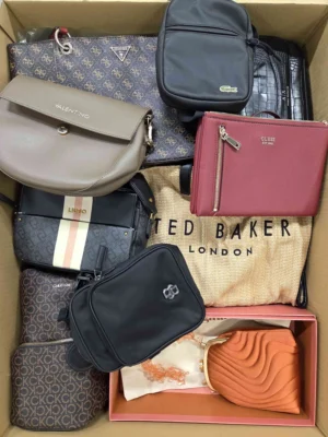 The picture shows a package with accessories in the category HC.