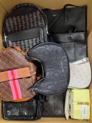 The picture shows a package with accessories in the category HC.