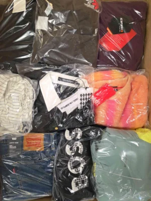 The photo shows a package with clothing in the category B.