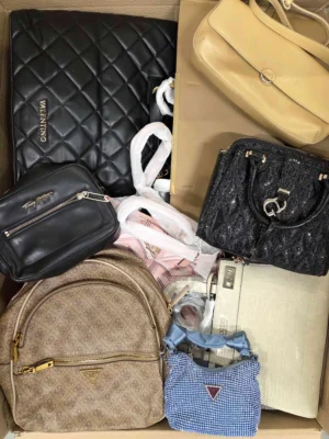 The picture shows a package with accessories in the category HB.