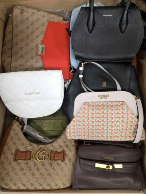 The picture shows a package with accessories in the category HB.