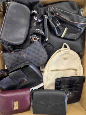 The picture shows a package with accessories in the category HC.