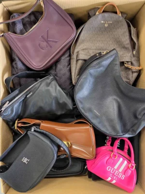 The picture shows a package with accessories in the category HC.