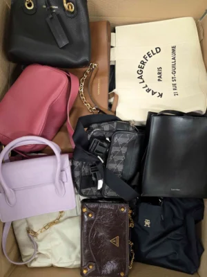 The picture shows a package with accessories in the category HC.