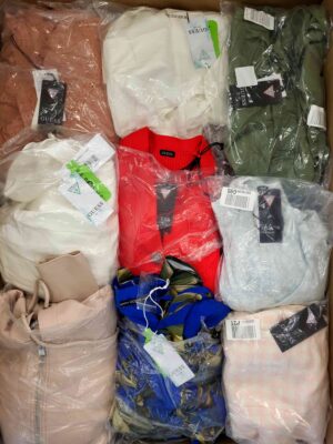 The photo shows a package with clothing in the category B.