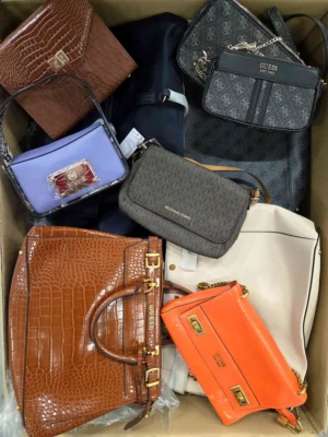 The picture shows a package with accessories in the category HB.