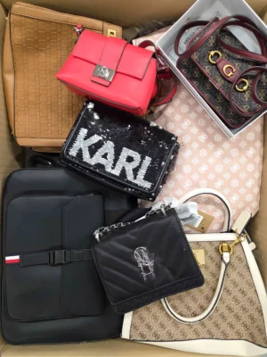 The picture shows a package with accessories in the category HB.