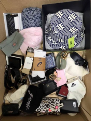 The picture shows a package with accessories in the category AB.