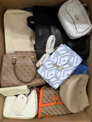 The picture shows a package with accessories in the category HB.