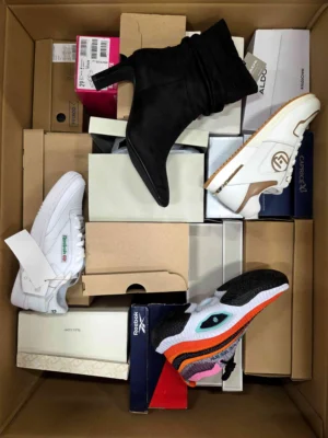 The photo shows a package with footwear in the category BS.