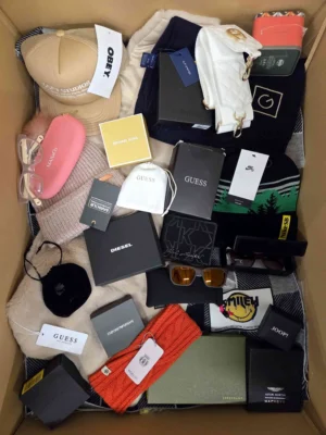 The picture shows a package with accessories in the category AA.