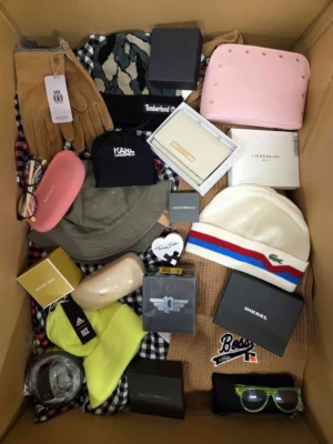 The picture shows a package with accessories in the category AA.