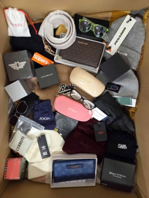 The picture shows a package with accessories in the category AA.