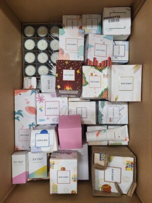 The picture shows a package with accessories in the category CO.