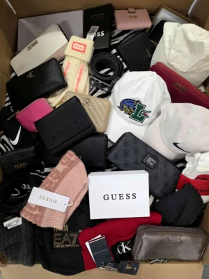 The picture shows a package with accessories in the category AC.