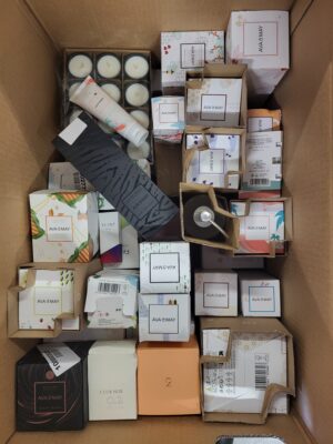 The picture shows a package with accessories in the category CO.