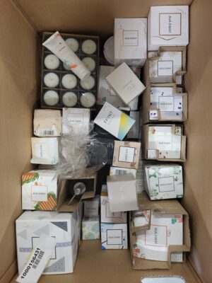 The picture shows a package with accessories in the category CO.