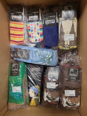 The picture shows a package with accessories in the category SA.