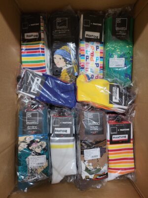 The picture shows a package with accessories in the category SA.