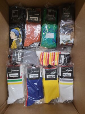 The picture shows a package with accessories in the category SA.