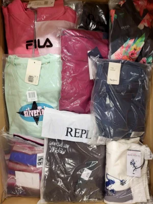 The photo shows a package with clothing in the category A.