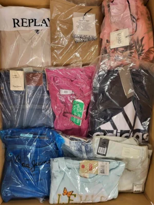 The photo shows a package with clothing in the category A.