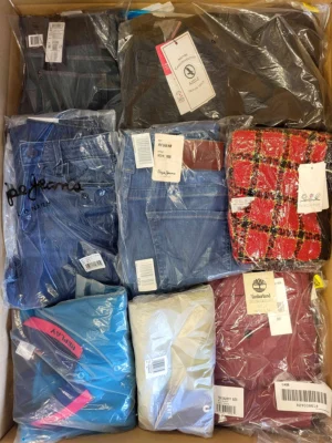 The photo shows a package with clothing in the category A.