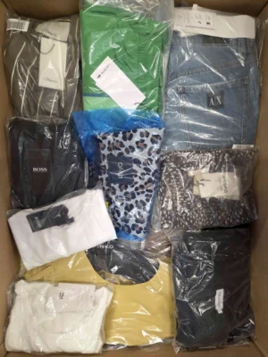 The photo shows a package with clothing in the category AP.