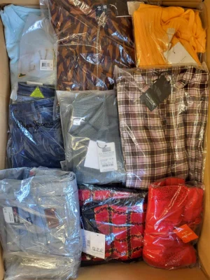 The photo shows a package with clothing in the category A.