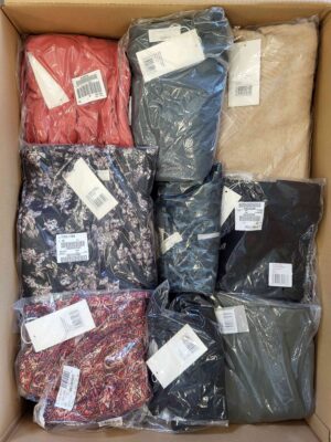 The photo shows a package with clothing in the category YA.