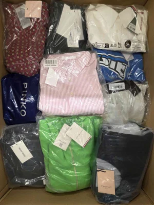 The photo shows a package with clothing in the category AP.
