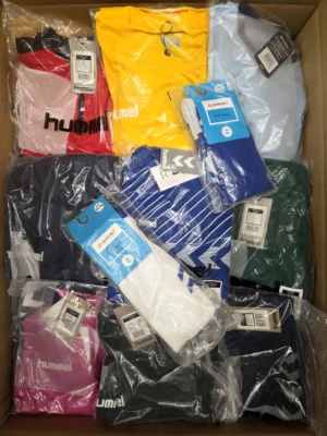 The photo shows a package with clothing in the category H.