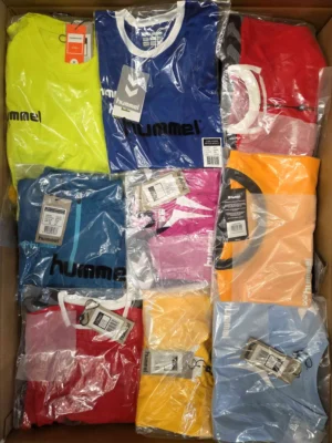 The photo shows a package with clothing in the category H.