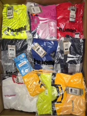 The photo shows a package with clothing in the category H.