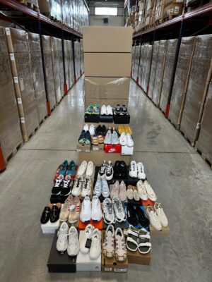 The photo shows a package with clothing in the category A.