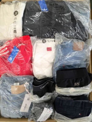 The photo shows a package with clothing in the category D.