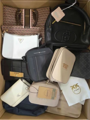 The picture shows a package with accessories in the category HC.