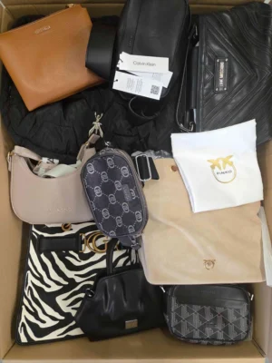 The picture shows a package with accessories in the category HC.