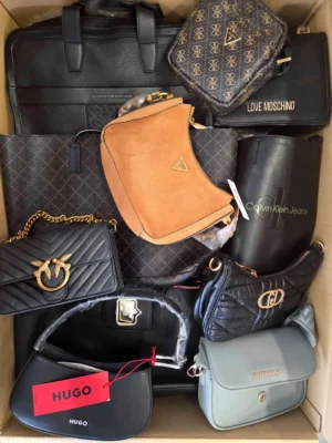 The picture shows a package with accessories in the category HC.