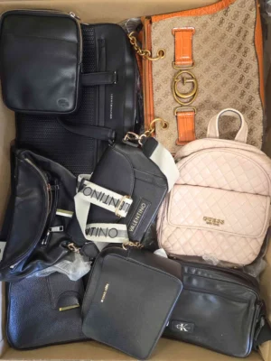 The picture shows a package with accessories in the category HC.