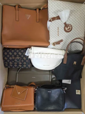 The picture shows a package with accessories in the category HC.