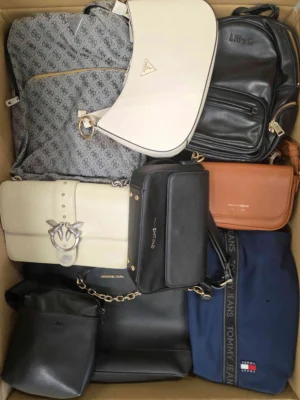 The picture shows a package with accessories in the category HC.