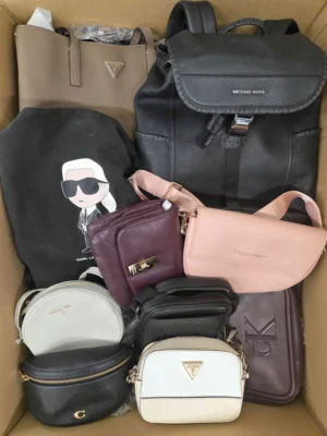 The picture shows a package with accessories in the category HC.