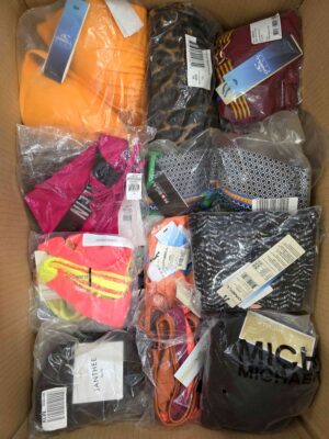 The photo shows a package with clothing in the category ABW.
