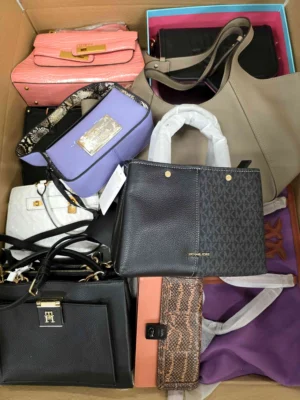 The picture shows a package with accessories in the category HB.