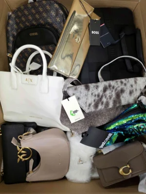 The picture shows a package with accessories in the category HB.